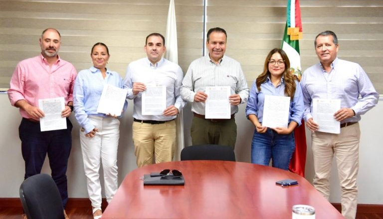 Firman acuerdo para ahorro de energía eléctrica