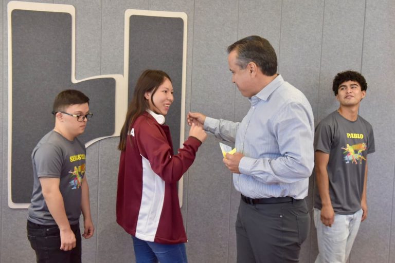 Apoya Toño Astiazarán a 125 deportistas hermosillenses con el Fondo Deportivo