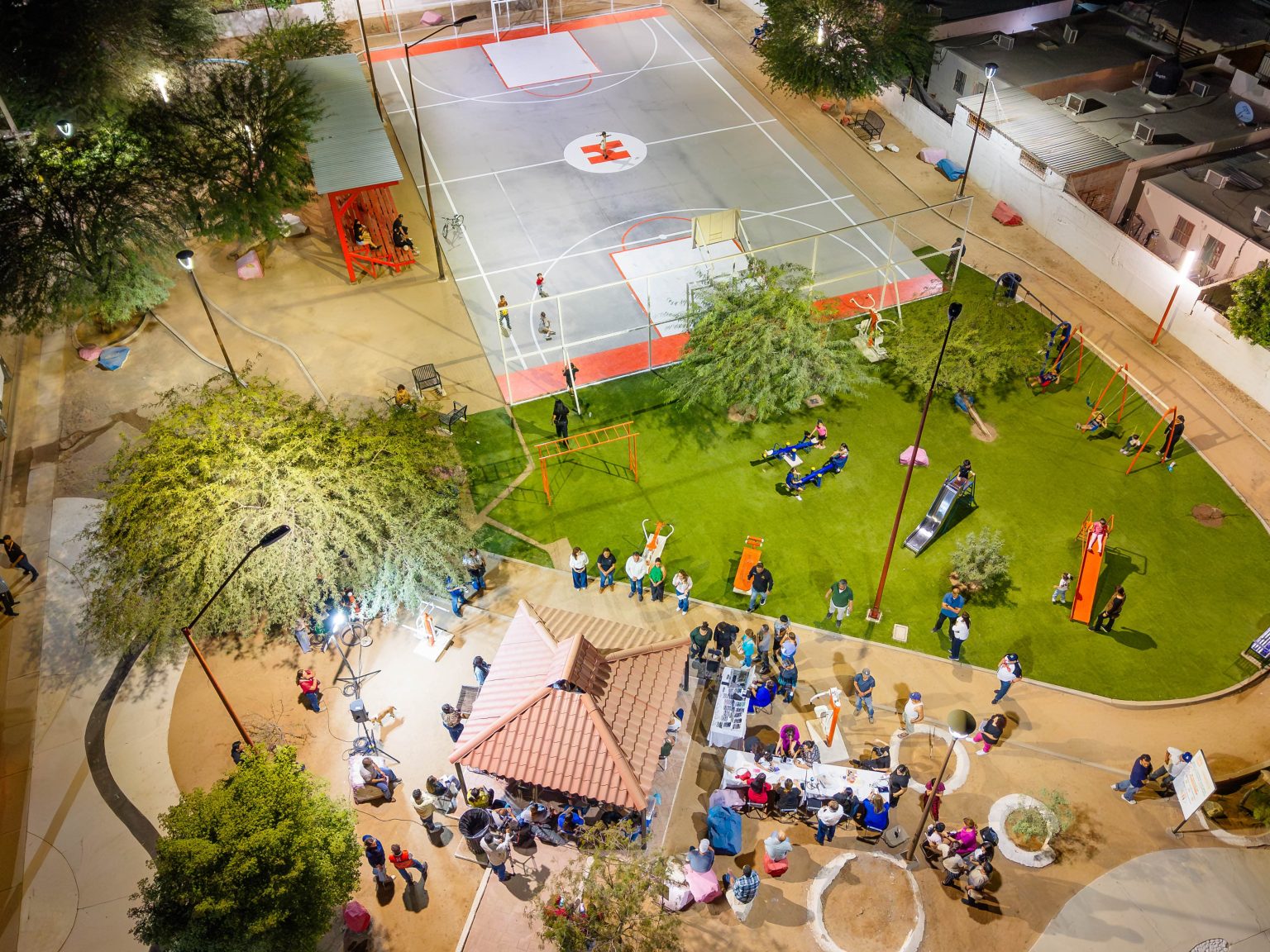 Beneficia Toño Astiazarán a familias con renovación del parque Las Cachoras, obra ganadora del presupuesto CRECES