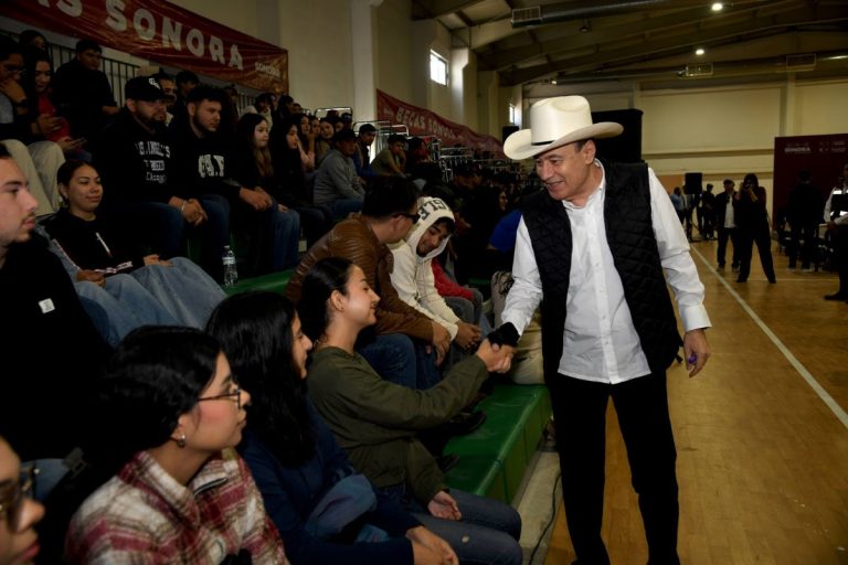 Anuncia Gobernador Durazo convocatoria de becas Sonora de Oportunidades; van más de 600 mil estudiantes becados